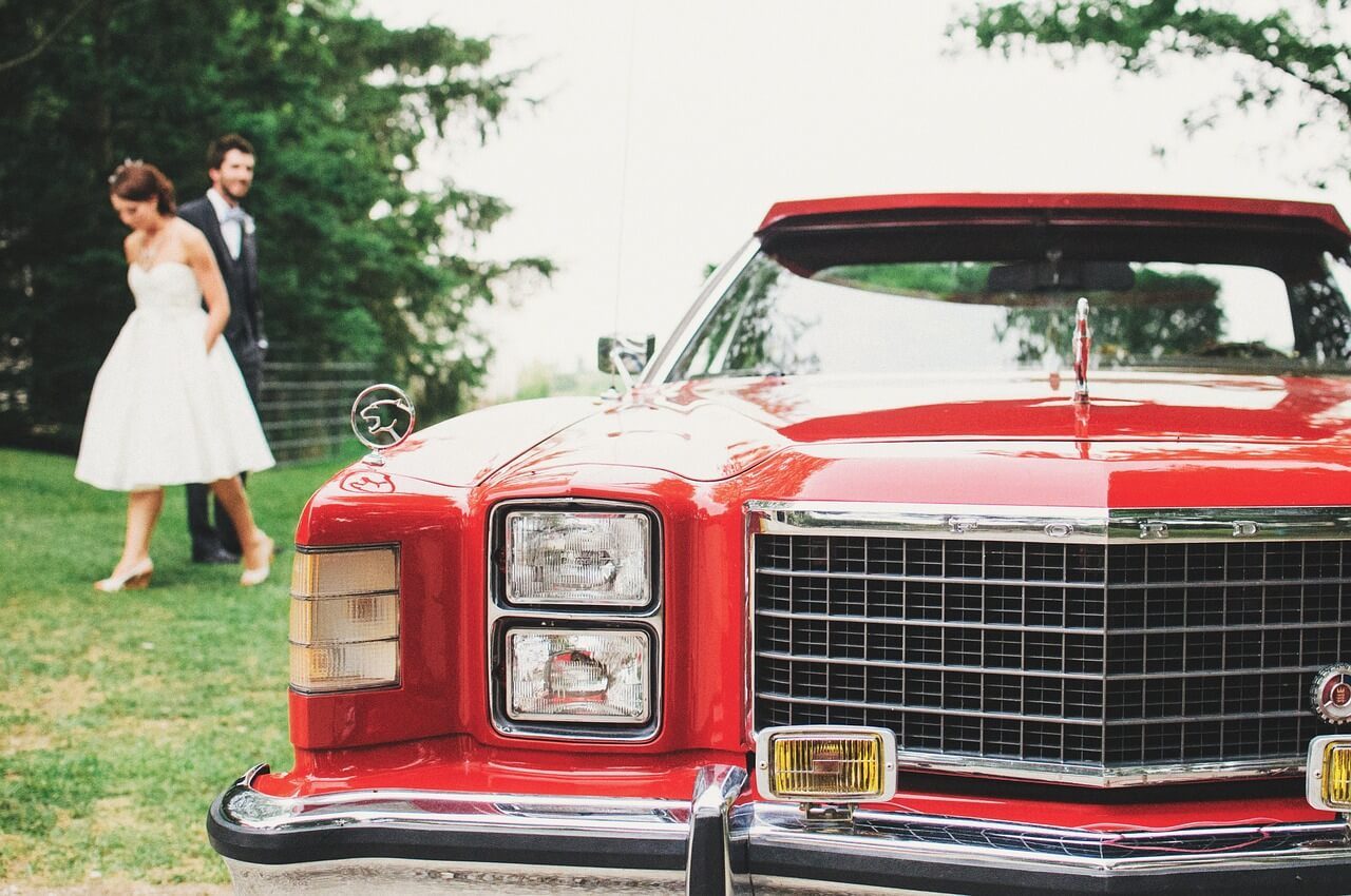 Top 5 Wedding Transportation Tips To Keep Your Guests Moving