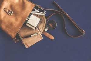 What Should Go in Your Wedding Day Bag What Should Go in Your Wedding Day Bag