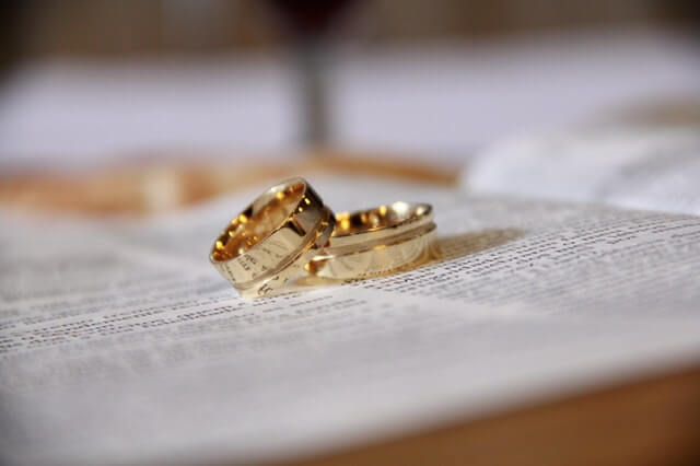 5 Tips for Selecting the Right Wedding Band