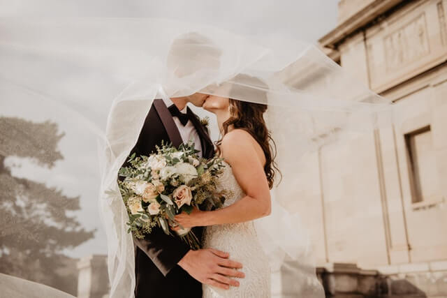 https://naninasinthepark.com/wp-content/uploads/2019/10/bouquet-bride-bride-and-groom-2253870.jpg