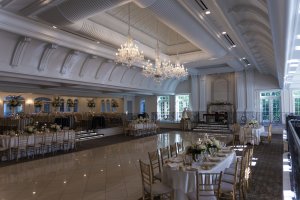 Dazzling Decor For An Indoor Wedding Celebration
