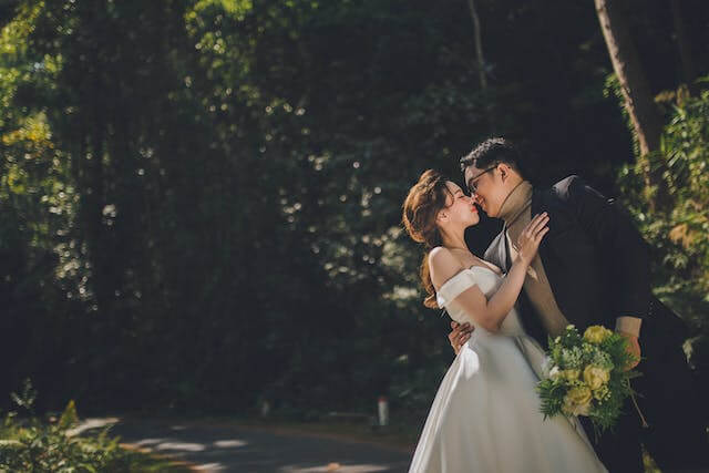 Wedding Photography – Candid Vs. Posed Shots